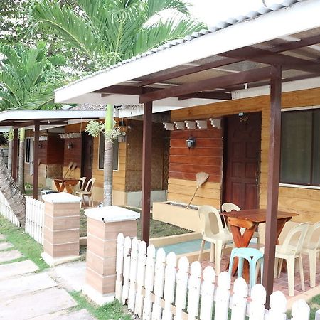 Dubay Panglao Beachfront Resort Libaong Екстер'єр фото