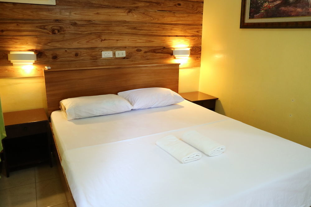 Dubay Panglao Beachfront Resort Libaong Екстер'єр фото